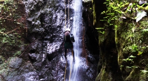 sensations-voyage-voyages-photos-martinique-gorges-falaise-canyoning-vertevad-experience-bons-plans